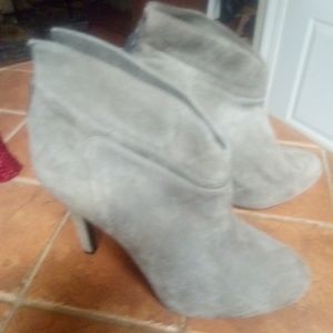 Jessica Simpson Gray Boots